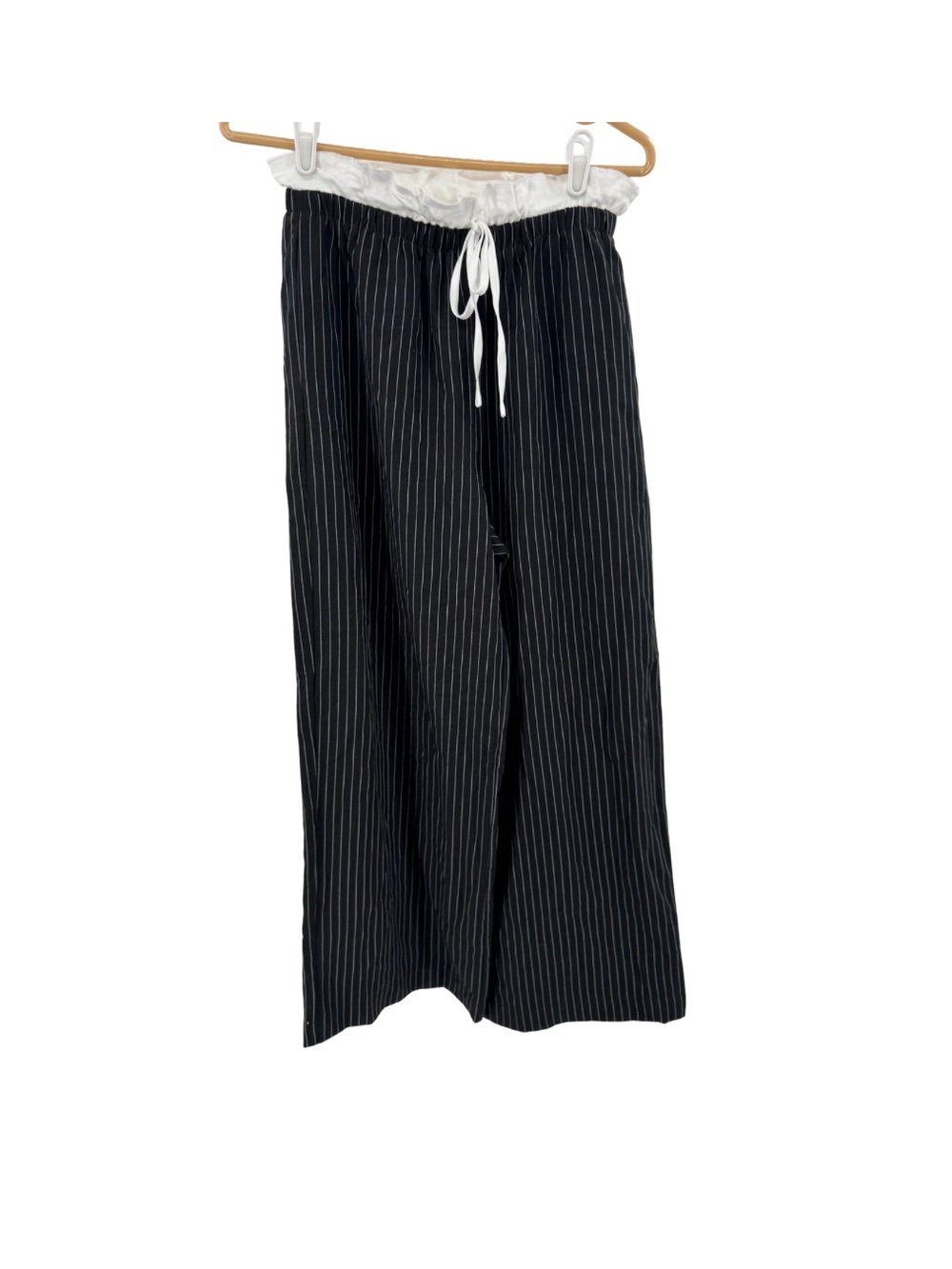 JODIFL Black Pinstripe Elastic-Waist pull on ruffle wide leg Trousers S preppy